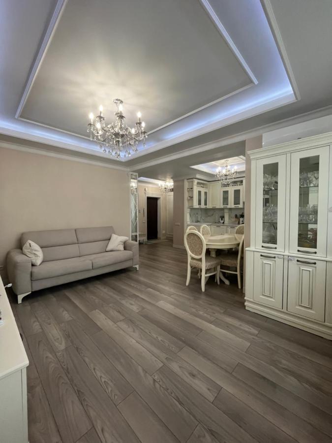 Apartament In The Center Of Chişinau Exteriör bild